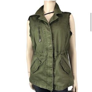 KUT from the Kloth sleeveless cargo jacket olive green raw hem